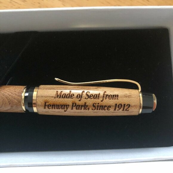 NIB Fenway RARE Stadium Boston Tokens & Coins Ballpark Seat Collectible Pen - Picture 3 of 7